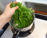 春菊のおひたし♪　　からし酢醤油だれ作り方2写真