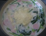 お魚ソーセージ即席☆ほうれん草チーズ雑炊作り方3写真