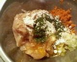 洋風鍋にチーズ入り鶏団子作り方1写真