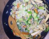 和風だし香る野菜たっぷり焼きうどん作り方3写真