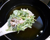春菊と舞茸と干しエビの揚げもの✿作り方3写真