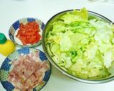 がっつりレタスの温おかずサラダ作り方1写真