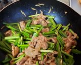 豚肉のにらと生姜炒め作り方3写真