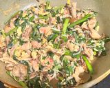 野菜料理♡簡単♡舞茸とカニカマ入りニラ玉作り方3写真