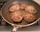 お麩を使って＜煮込みハンバーグ＞♪作り方2写真