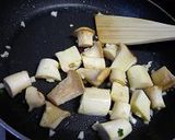 タコとエリンギのガーリックバター炒め作り方2写真