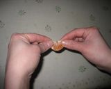 離乳食後期頃から　　みかんを半分に…作り方3写真