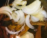 削り節＆玉ネギの味噌汁作り方1写真