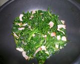 ほうれん草ベーコンの巣ごもり玉子♪作り方1写真