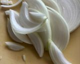 新玉ねぎのおすまし（水と白だし新玉ねぎ）作り方1写真