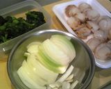 ホタテとﾌﾞﾛｯｺﾘｰのクリーム炒め作り方1写真