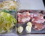 鶏手羽元とにんにくの焼き蒸し作り方1写真
