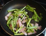 春菊とベーコンの☆和風パスタ☆作り方3写真