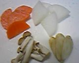 故郷の味？我が家流せんべい汁作り方1写真