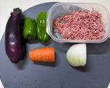 【簡単晩飯】ナスとピーマンの旨辛挽肉炒め作り方1写真