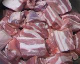 豚バラ肉のトマトソース煮込み☆作り方1写真