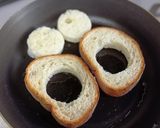 月の輝く夜に＊パプリカのせた目玉焼きトースト作り方1写真