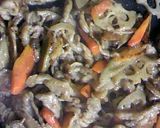 さっぱりコク旨!豚と根菜にんにく醤油炒め作り方5写真