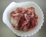 豚肉と春菊の黒糖炒め作り方1写真