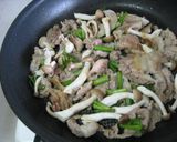 豚肉と春菊の黒糖炒め作り方4写真