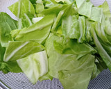 大皿で❢ ひき肉とキャベツの甘味噌炒め作り方1写真