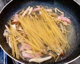 きのこたっぷり！レタスとベーコンのスープパスタ作り方5写真