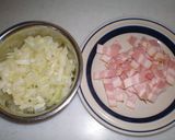 ベーコンと玉ねぎのバジル炒めご飯作り方1写真