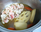 定番☆れんこんと豚肉の煮物作り方5写真