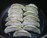 我が家の定番★パリパリ！！羽つき餃子作り方7写真