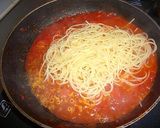 煮込みハンバーグのソースでナポリタン♪作り方2写真