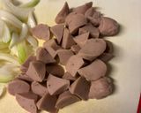 魚肉ソーセージとキャベたまケチャップ炒め作り方1写真