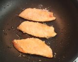 おろしでさっぱりおいしい鮭のムニエル作り方2写真