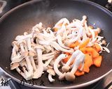 簡単　豚バラとしめじの味噌炒め作り方5写真