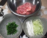 *タレも混ぜ込む☆餃子の中身焼き*作り方1写真