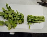 もやしと大根の葉の炒め物作り方1写真