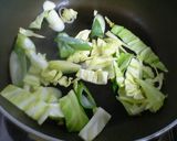 ネギとキャベツ　梅入りあっさり焼きうどん作り方3写真