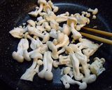 簡単一品☆ゴマ味噌しめじ・お弁当にも作り方1写真