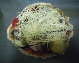 簡単★甘ーいトマトソースとオリーブのピザ作り方4写真