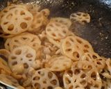 鶏皮と蓮根のきんぴら作り方2写真