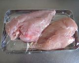 アレンジ自在！胸肉でしっとりゆで鶏作り方1写真