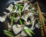 舞茸とアスパラのガーリックソテー作り方6写真