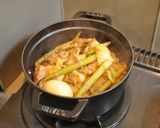ストウブ鍋で作る豚肉と春キャベツの土手煮作り方9写真