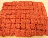 牛挽肉で~サイコロステーキ作り方1写真