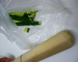 食べるラー油で旨々☆たたきキュウリ作り方1写真