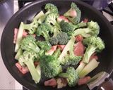 茹でないで♪ブロッコリーのベーコン炒め作り方3写真