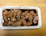 調味料2つ☆鶏肉とカシューナッツの炒物作り方1写真