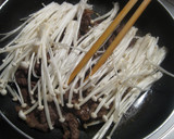 ＊牛肉とエノキの甘辛コショー炒め＊作り方3写真