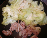 ✿春キャベツと豚肉ときのこの中華炒め✿作り方3写真