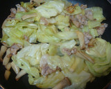 ✿春キャベツと豚肉ときのこの中華炒め✿作り方4写真