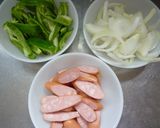 ポテトやら卵やらチーズも絡んだナポリタン作り方1写真